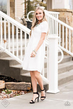 Load image into Gallery viewer, Glimpses of Malibu - Complete Trend Blend Item - 04/20
