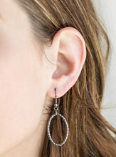 Load image into Gallery viewer, Chain Cadence - Black
